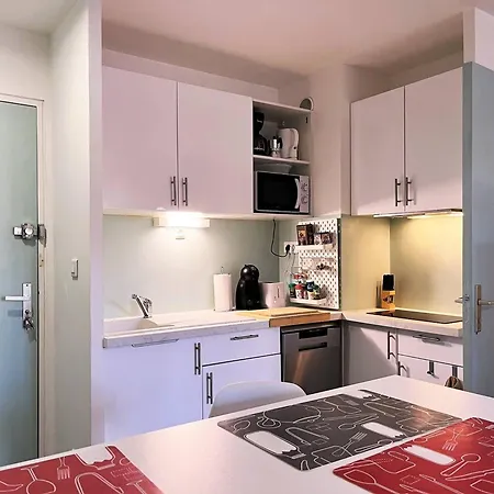 Apartment Recemment Renove De 2 Pieces Avec Balcon, Climatise, A 450m De La - - Fr-1-251-562 Bormes-les-Mimosas